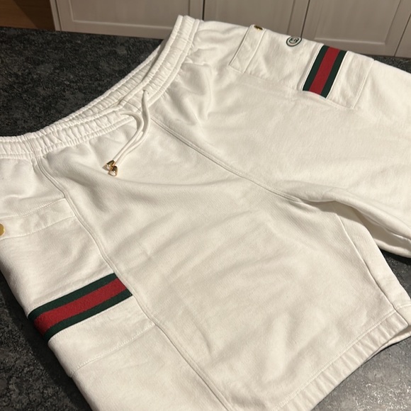 🦁 Gucci Interlocking G Web Embossed Jogger Shorts - Picture 13 of 14